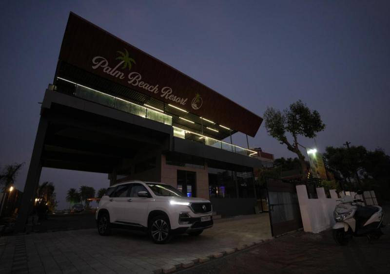 Palm Beach Resort Valsad Exterior photo